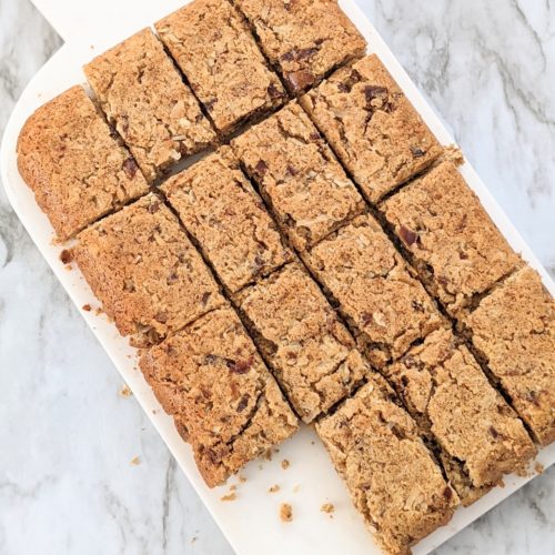Date and Coconut Granola Bars